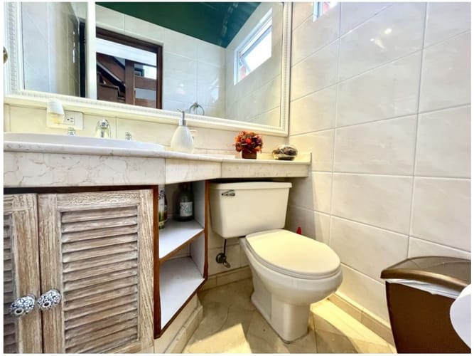 Casa de 4 alcobas en venta en Las Palmas, Medellín, 261 m² · foto 12 de 20