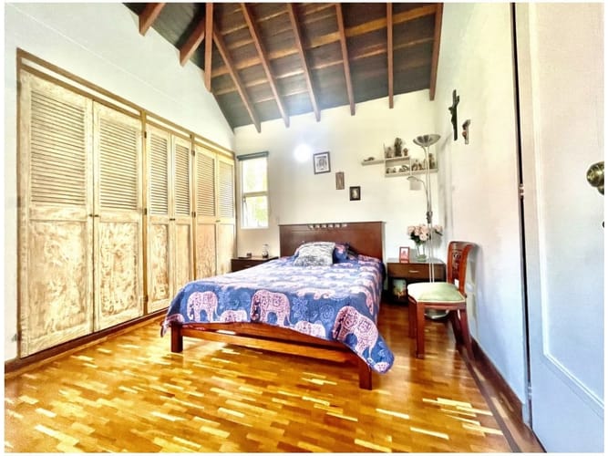 Casa de 4 alcobas en venta en Las Palmas, Medellín, 261 m² · foto 13 de 20