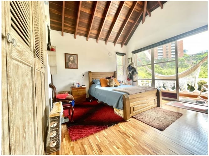 Casa de 4 alcobas en venta en Las Palmas, Medellín, 261 m² · foto 15 de 20