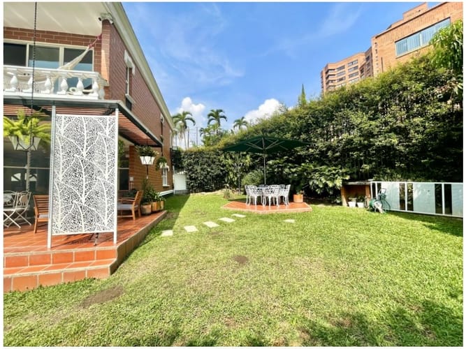 Casa de 4 alcobas en venta en Las Palmas, Medellín, 261 m² · foto 19 de 20