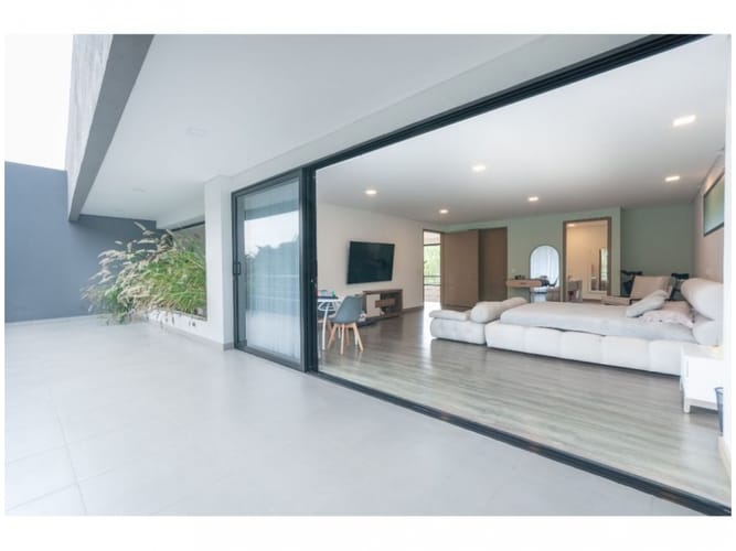 Casa de 5 alcobas en venta en Vía Las Palmas, Medellín · foto 4 de 15