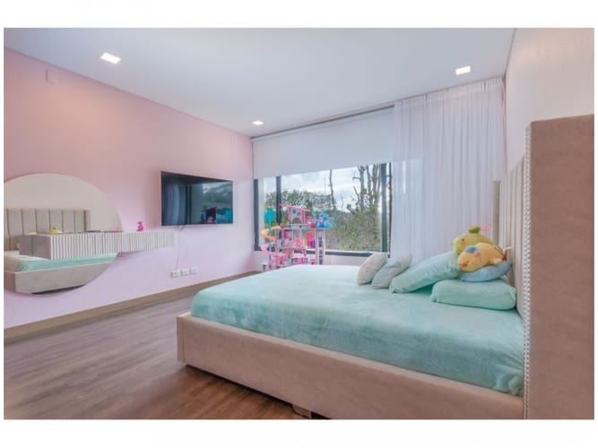 Casa de 5 alcobas en venta en Vía Las Palmas, Medellín · foto 9 de 15