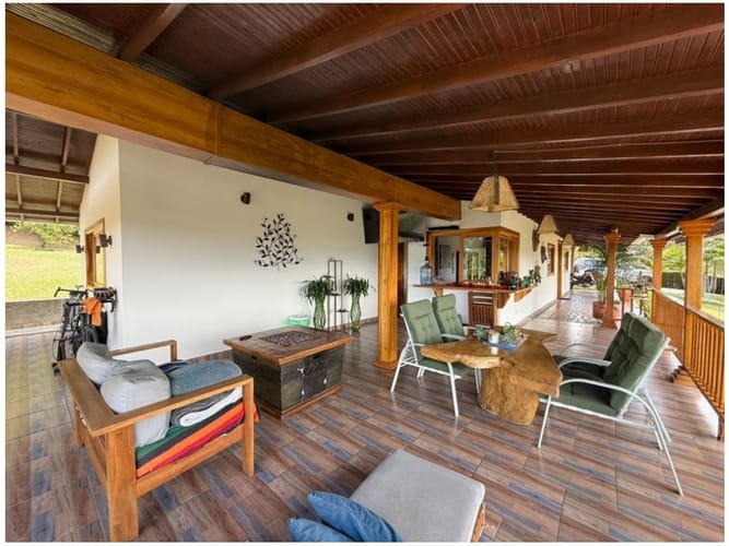 Finca en venta en Piedras Blancas, Guarne, 300 m² · foto 16 de 24