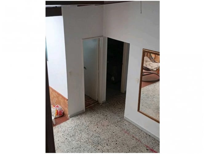 Casa de 6 alcobas en venta en Laureles, Medellín, 290 m² · foto 8 de 11