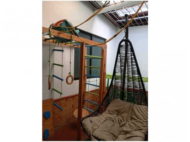 Casa de 6 alcobas en venta en Laureles, Medellín, 290 m² · foto 10 de 11