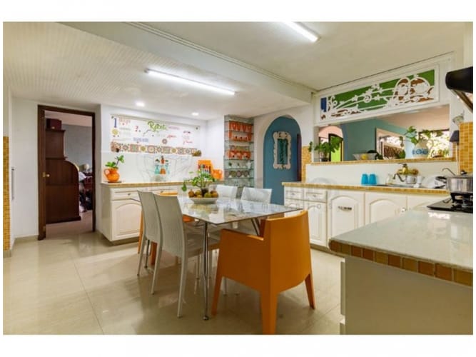 Apartamento de 6 alcobas en venta en Altos Del Poblado, Medellín, 450 m² · foto 9 de 23