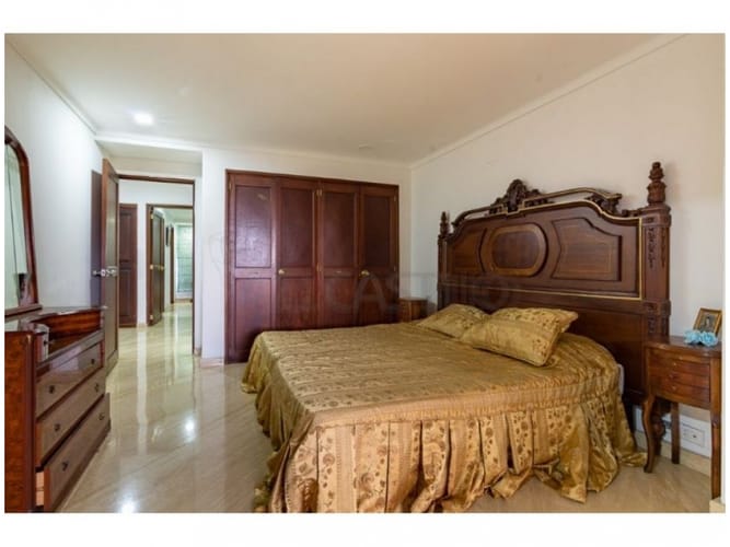 Apartamento de 6 alcobas en venta en Altos Del Poblado, Medellín, 450 m² · foto 17 de 23