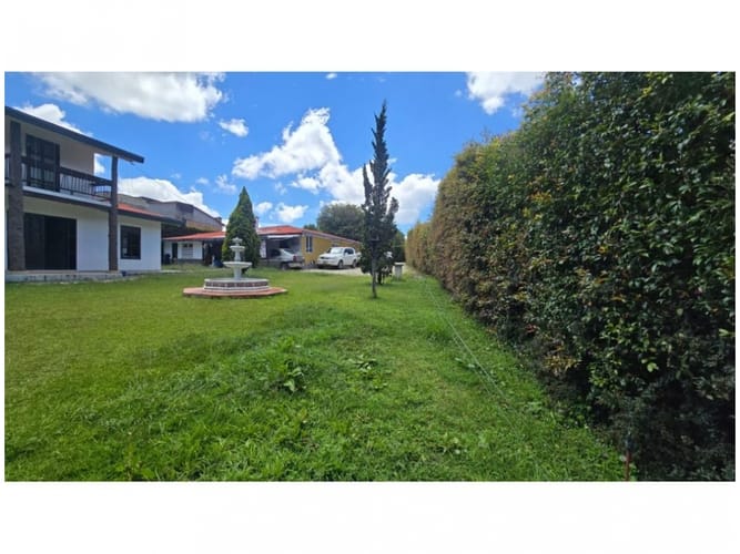 Finca en venta en Guarne, 300 m² · foto 2 de 13