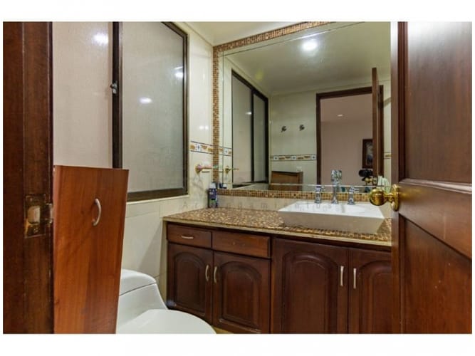 Apartamento de 6 alcobas en venta en Altos Del Poblado, Medellín, 450 m² · foto 21 de 23