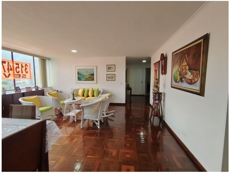Apartamento en venta en La Candelaria, Medellín · foto 2 de 17