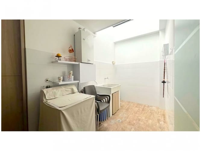 Casa de 3 alcobas en venta en Escobero, Envigado, 330 m² · foto 16 de 24