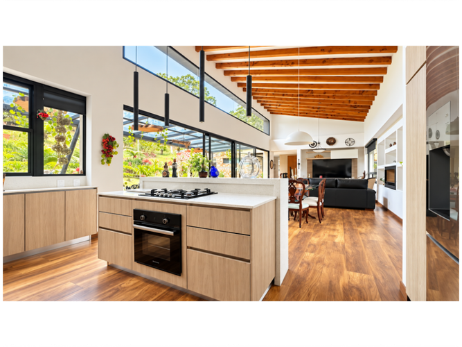 Casa de 3 alcobas en venta en Escobero, Envigado, 330 m² · foto 17 de 24