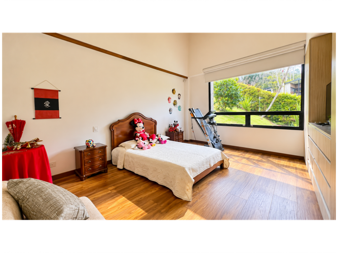 Casa de 3 alcobas en venta en Escobero, Envigado, 330 m² · foto 22 de 24
