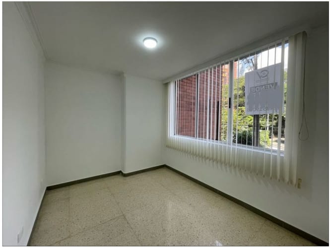 Apartamento de 3 alcobas en venta en Laureles, Medellín, 90 m² · foto 3 de 16