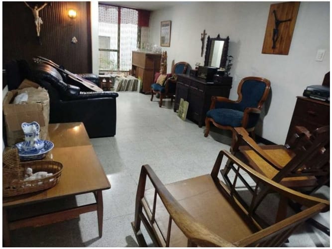 Casa de 6 alcobas en venta en La Castellana, Medellín, 230 m² · foto 4 de 19