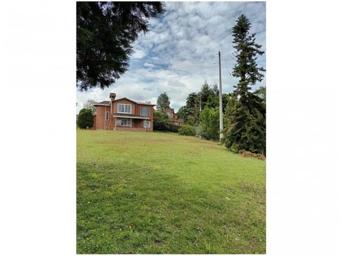 Casa de 3 alcobas en venta en La Clara, Guarne, 170 m² · foto 2 de 19