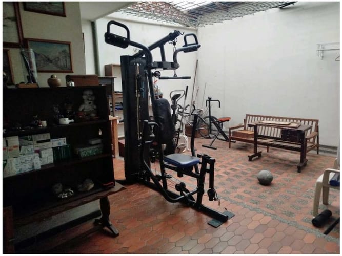 Casa de 6 alcobas en venta en La Castellana, Medellín, 230 m² · foto 17 de 19