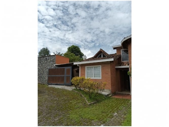 Casa de 3 alcobas en venta en La Clara, Guarne, 170 m² · foto 3 de 19