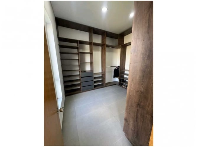 Casa de 3 alcobas en venta en Carrizales, Envigado, 248 m² · foto 19 de 24