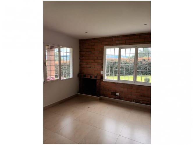 Casa de 3 alcobas en venta en La Clara, Guarne, 170 m² · foto 10 de 19