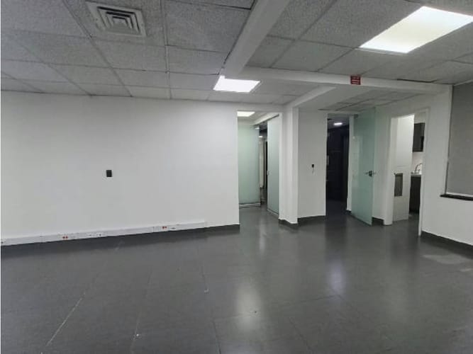 Oficina en venta en Santa Maria De Los Angeles, Medellín, 208 m² · foto 4 de 24