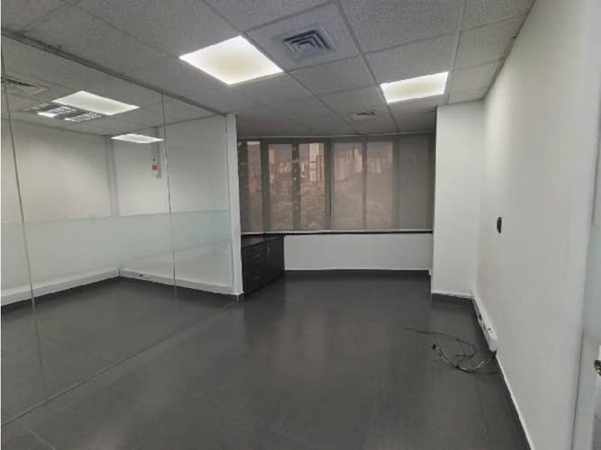 Oficina en venta en Santa Maria De Los Angeles, Medellín, 208 m² · foto 5 de 24