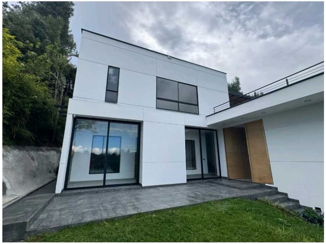 Casa de 3 alcobas en venta en Carrizales, Envigado, 248 m² · foto 23 de 24