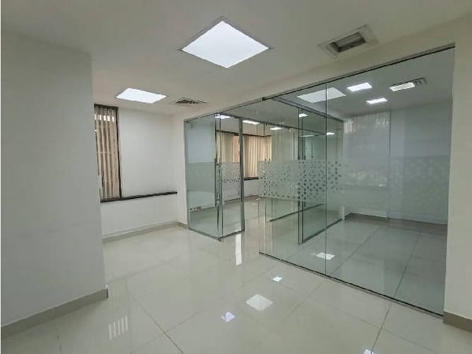 Oficina en venta en Santa Maria De Los Angeles, Medellín, 208 m² · foto 13 de 24