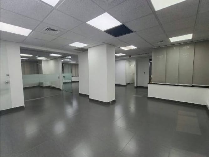 Oficina en venta en Santa Maria De Los Angeles, Medellín, 208 m² · foto 17 de 24