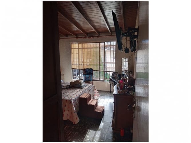 Casa de 4 alcobas en venta en Belén Rosales, Medellín, 160 m² · foto 2 de 18