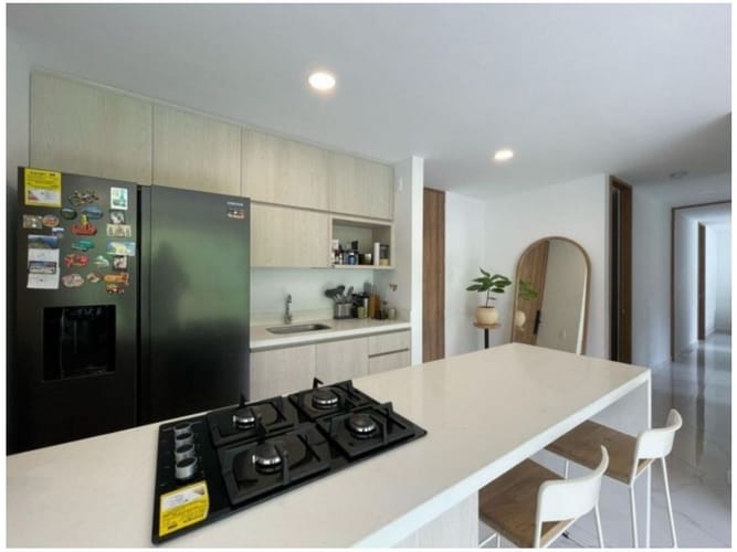 Apartamento de 3 alcobas en venta en El Trianon, Envigado, 83 m² · foto 3 de 9