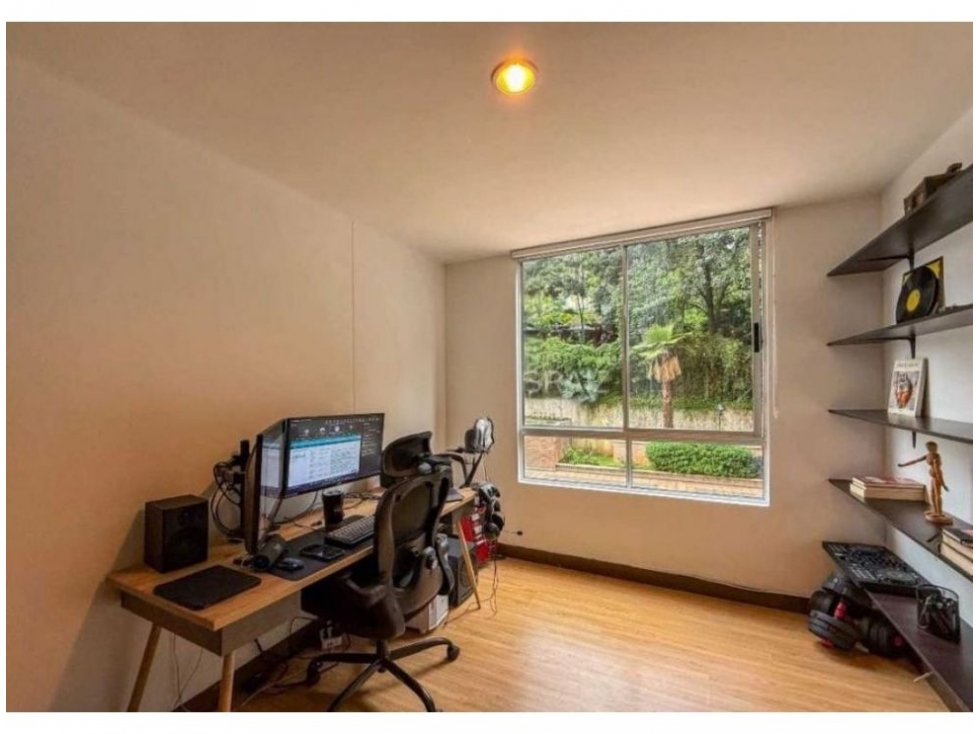 Apartamento en venta en Loma Del Esmeraldal, Envigado · foto 3 de 9