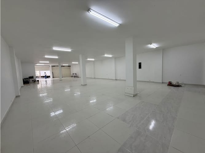 Local en arriendo en El Limonar, Cali, 250 m² · foto 7 de 10