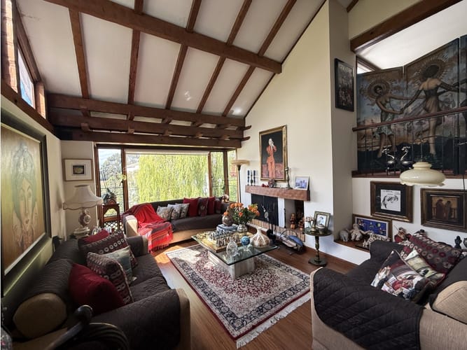 Apartamento de 3 alcobas en venta en Lindaraja, Bogotá, 210 m² · foto 2 de 24