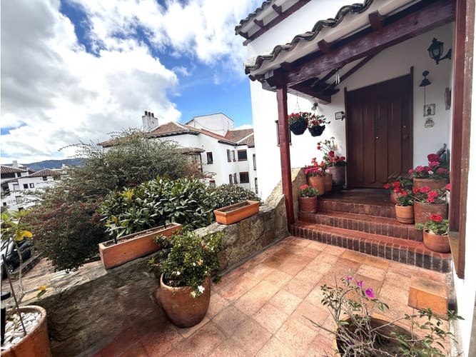 Apartamento de 3 alcobas en venta en Lindaraja, Bogotá, 210 m² · foto 4 de 24
