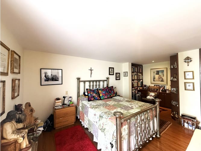 Apartamento de 3 alcobas en venta en Lindaraja, Bogotá, 210 m² · foto 18 de 24