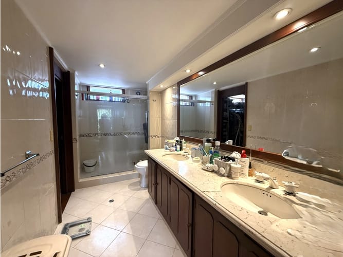 Apartamento de 3 alcobas en venta en Lindaraja, Bogotá, 210 m² · foto 20 de 24