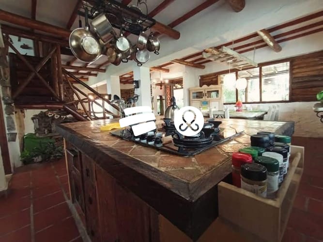 Casa de 3 alcobas en venta en Santa Elena, Medellín, 974 m² · foto 3 de 10