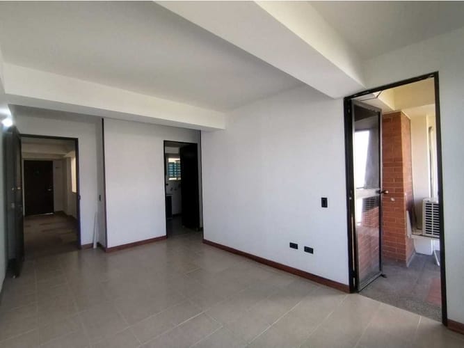 Apartamento de 3 alcobas en venta en El Gran Limonar Cataya, Cali, 72 m² · foto 2 de 23