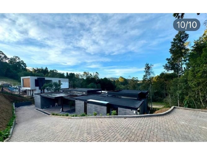 Casa de 3 alcobas en venta en Loma Del Chocho, Envigado, 331 m² · foto 11 de 24