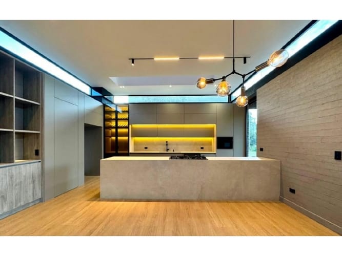 Casa de 3 alcobas en venta en Loma Del Chocho, Envigado, 331 m² · foto 13 de 24