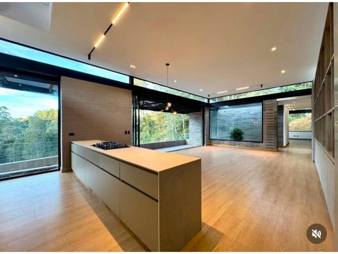 Casa de 3 alcobas en venta en Loma Del Chocho, Envigado, 331 m² · foto 16 de 24