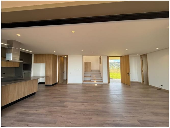 Casa de 4 alcobas en venta en Sajonia, Medellín, 325 m² · foto 4 de 19