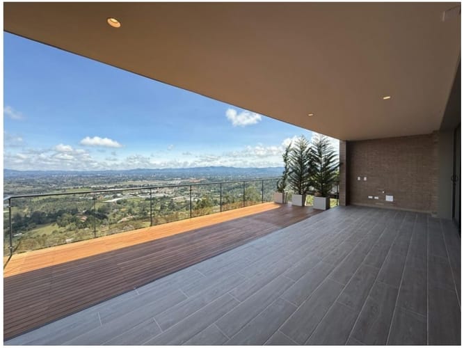 Casa de 4 alcobas en venta en Sajonia, Medellín, 325 m² · foto 6 de 19