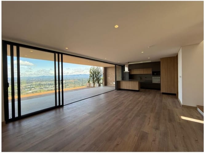 Casa de 4 alcobas en venta en Sajonia, Medellín, 325 m² · foto 18 de 19