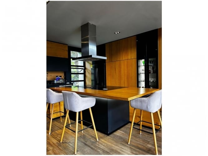 Casa de 3 alcobas en venta en Loma Del Chocho, Envigado, 420 m² · foto 2 de 15