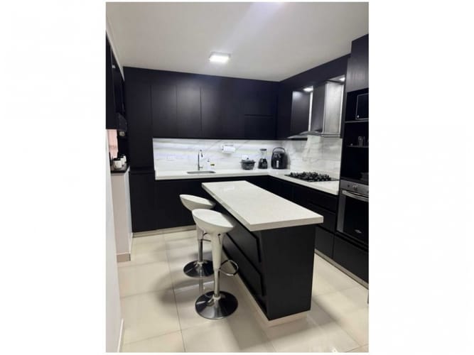 Casa de 4 alcobas en venta en Suramérica, La Estrella, 180 m² · foto 2 de 13