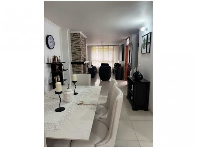 Casa de 4 alcobas en venta en Suramérica, La Estrella, 180 m² · foto 4 de 13