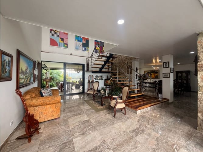 Casa de 5 alcobas en venta en Porerito, Jamundí, 550 m² · foto 2 de 24