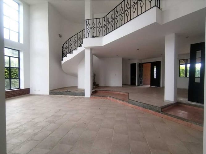Casa de 3 alcobas en venta en Las Mercedes, Jamundí, 407 m² · foto 2 de 21